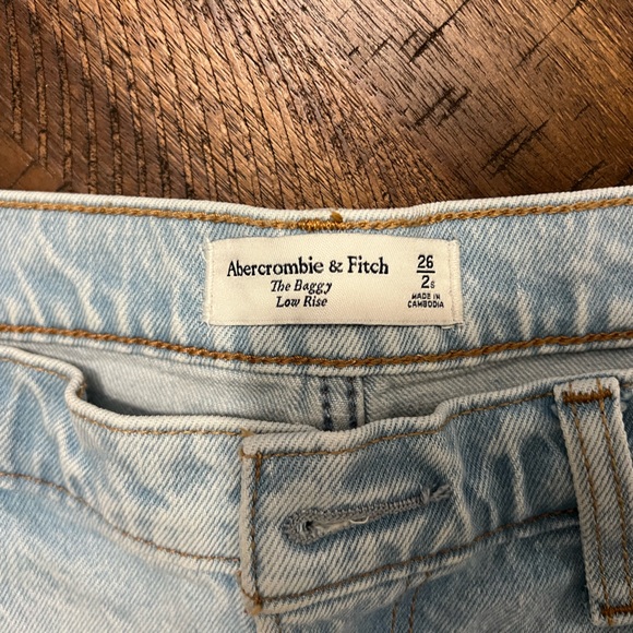 Abercrombie & Fitch Low Rise Baggy Jeans - Picture 5 of 5